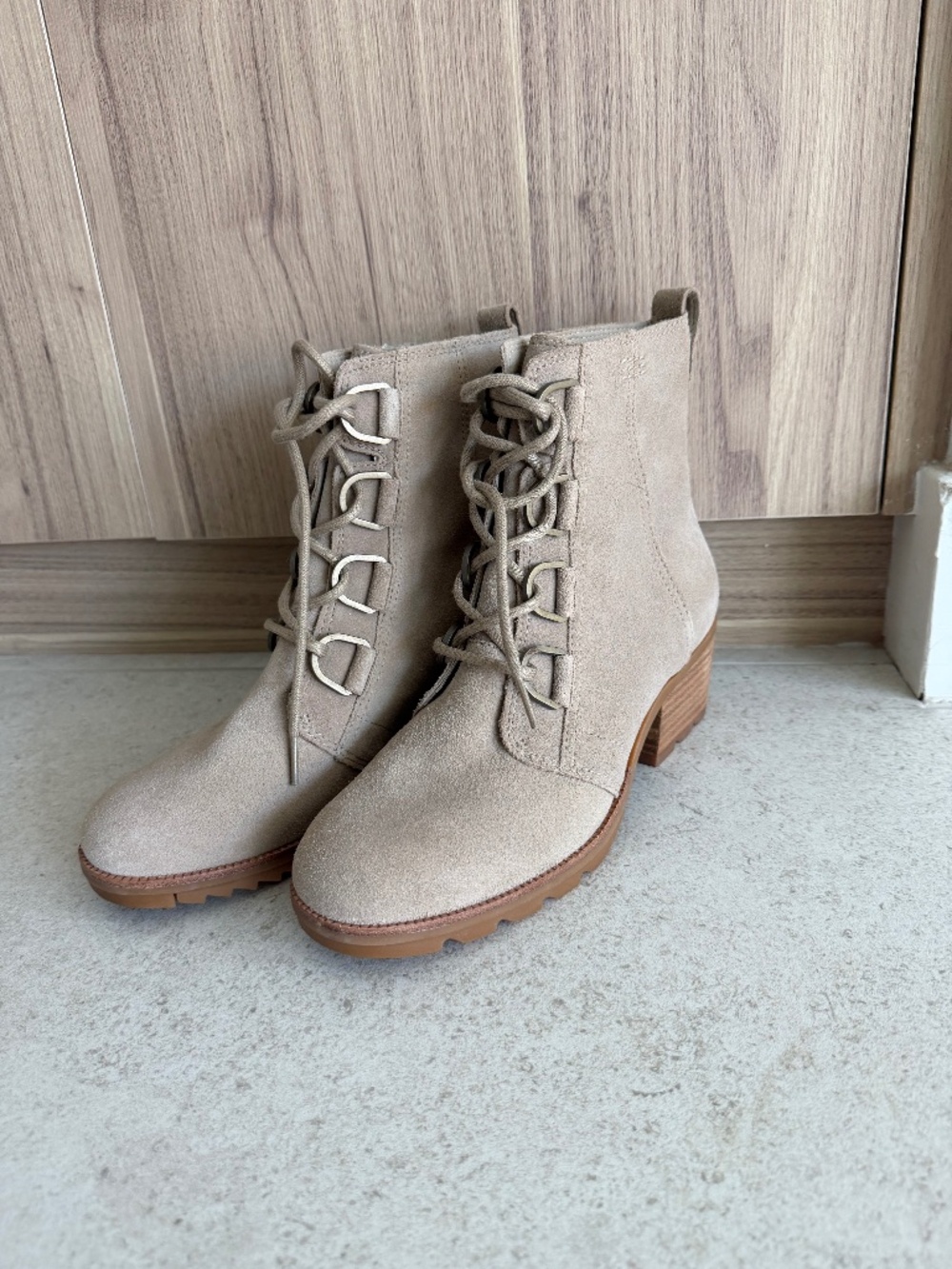 SOREL Cate Womens Beige Suede Lace-Up Ankle Bootie Rubber Sole Round Toe US 8